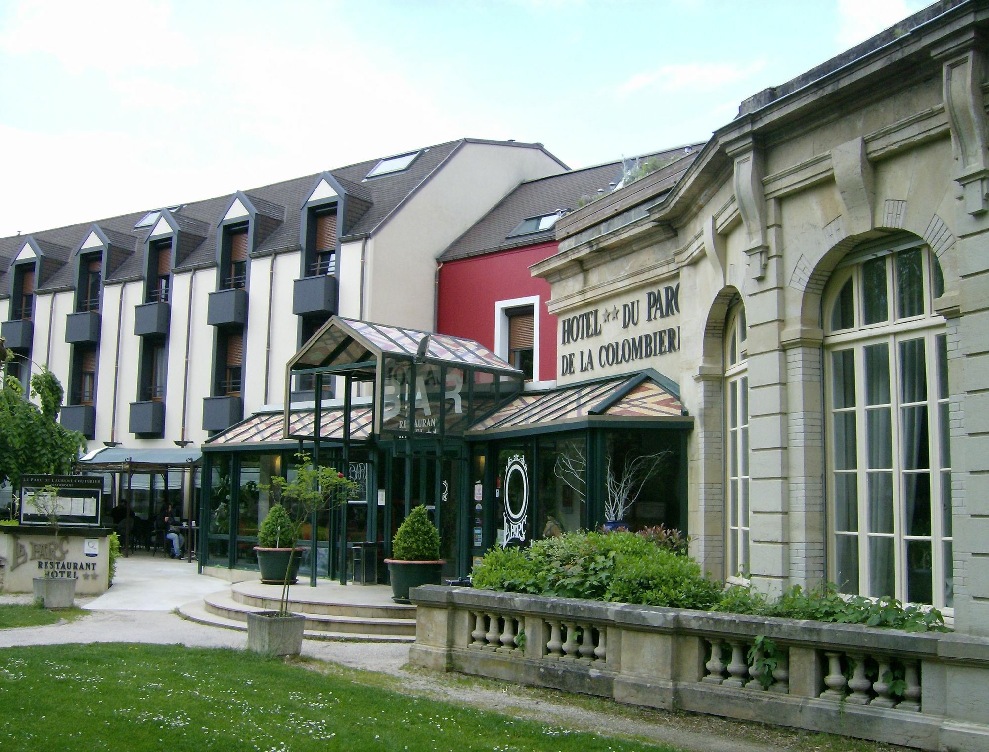 Hotel Restaurant Du Parc De La Colombiere Дижон Экстерьер фото